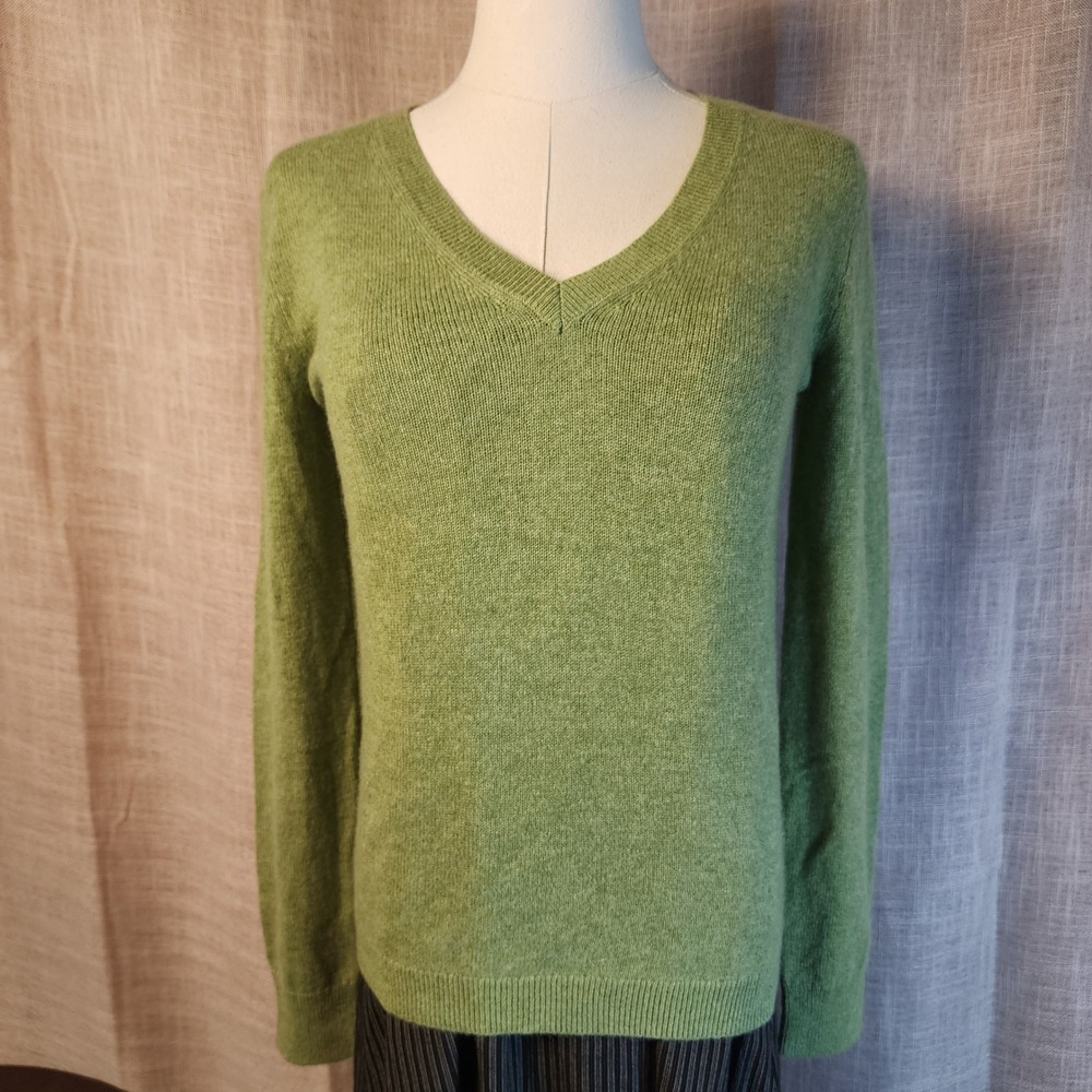Nordstrom Womens XS 100% Cashmere V-Neck Sweater Green Long Sleeve Solid